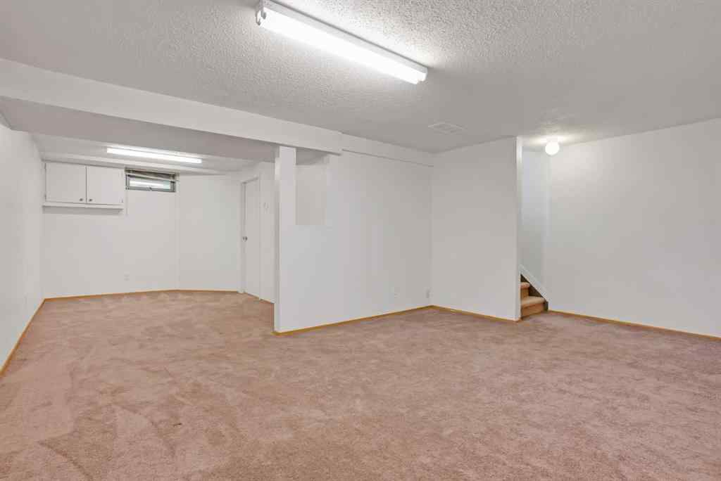 MLS® A2262090 - 6014 37 Street SW in Lakeview Calgary, Residential