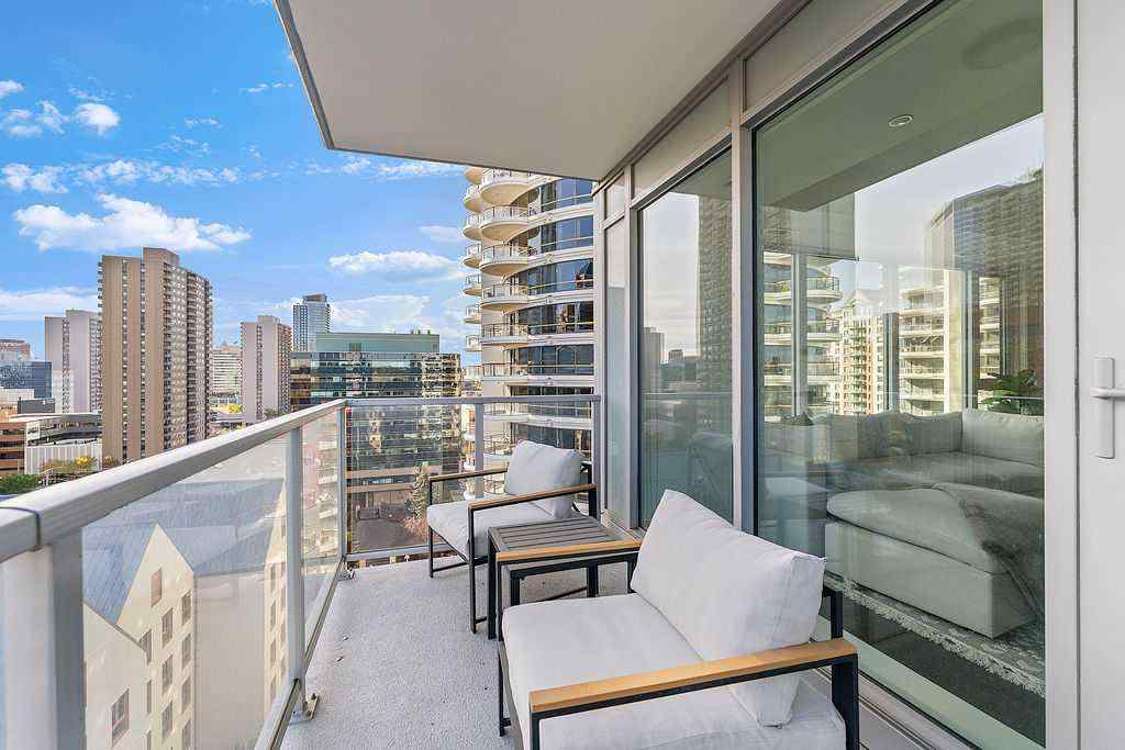 MLS® A2262103 - Unit #1207 1025 5 Avenue SW in Downtown West End Calgary, Residential