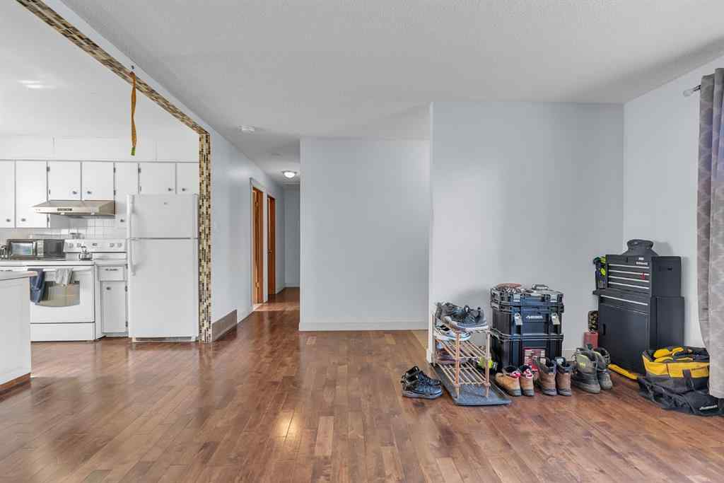 MLS® A2262104 - 4419 Marlborough Drive NE in Marlborough Calgary, Residential