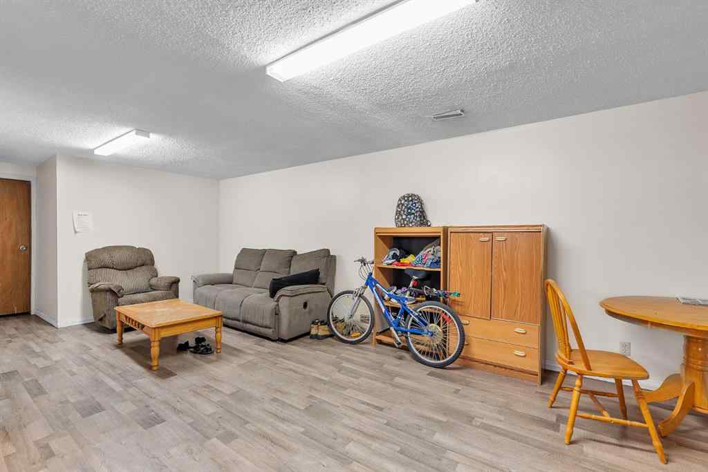 MLS® A2262104 - 4419 Marlborough Drive NE in Marlborough Calgary, Residential