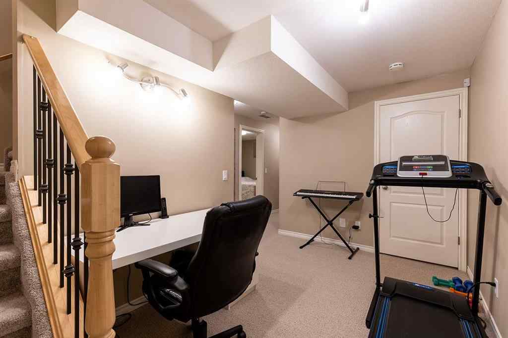 MLS® A2262113 - 153 Vista Road SE in SE Southridge Medicine Hat, Residential