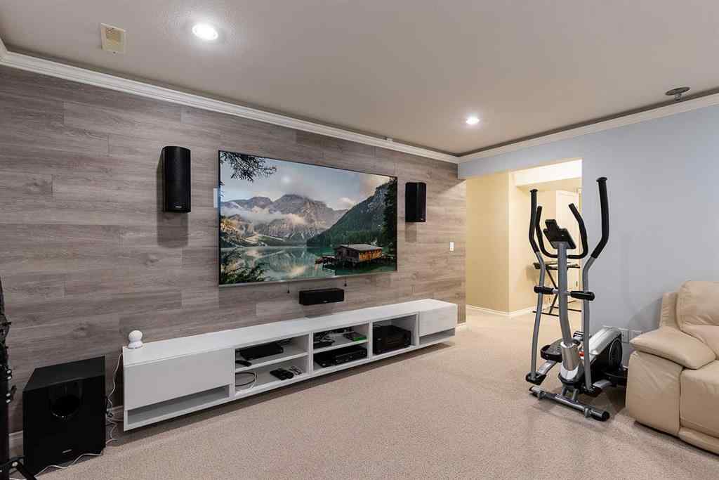 MLS® A2262113 - 153 Vista Road SE in SE Southridge Medicine Hat, Residential