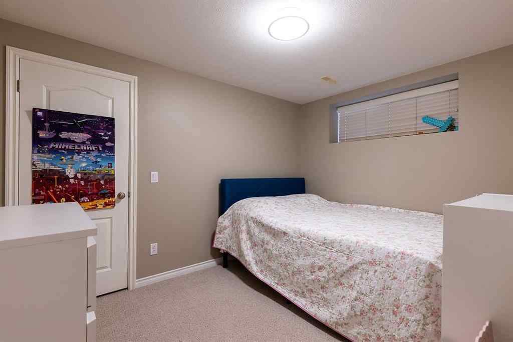 MLS® A2262113 - 153 Vista Road SE in SE Southridge Medicine Hat, Residential