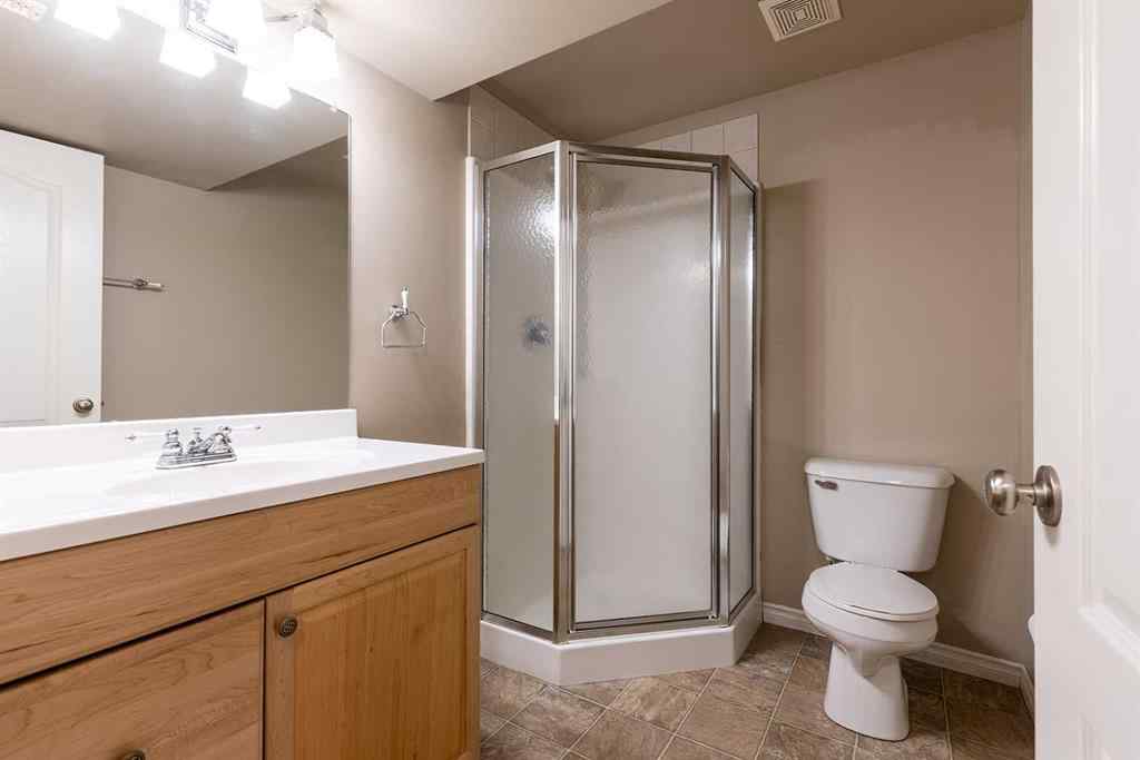 MLS® A2262113 - 153 Vista Road SE in SE Southridge Medicine Hat, Residential