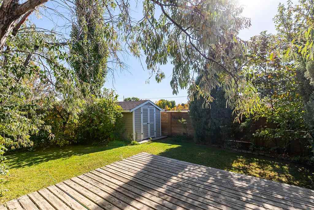 MLS® A2262113 - 153 Vista Road SE in SE Southridge Medicine Hat, Residential