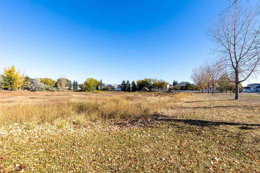 MLS® A2262113 - 153 Vista Road SE in SE Southridge Medicine Hat, Residential