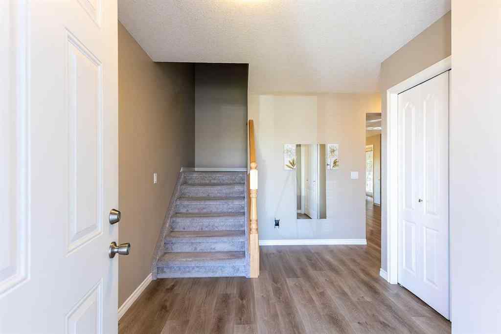 MLS® A2262113 - 153 Vista Road SE in SE Southridge Medicine Hat, Residential