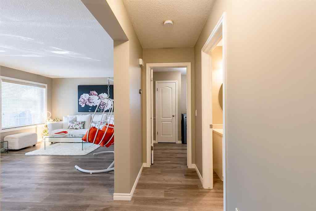 MLS® A2262113 - 153 Vista Road SE in SE Southridge Medicine Hat, Residential