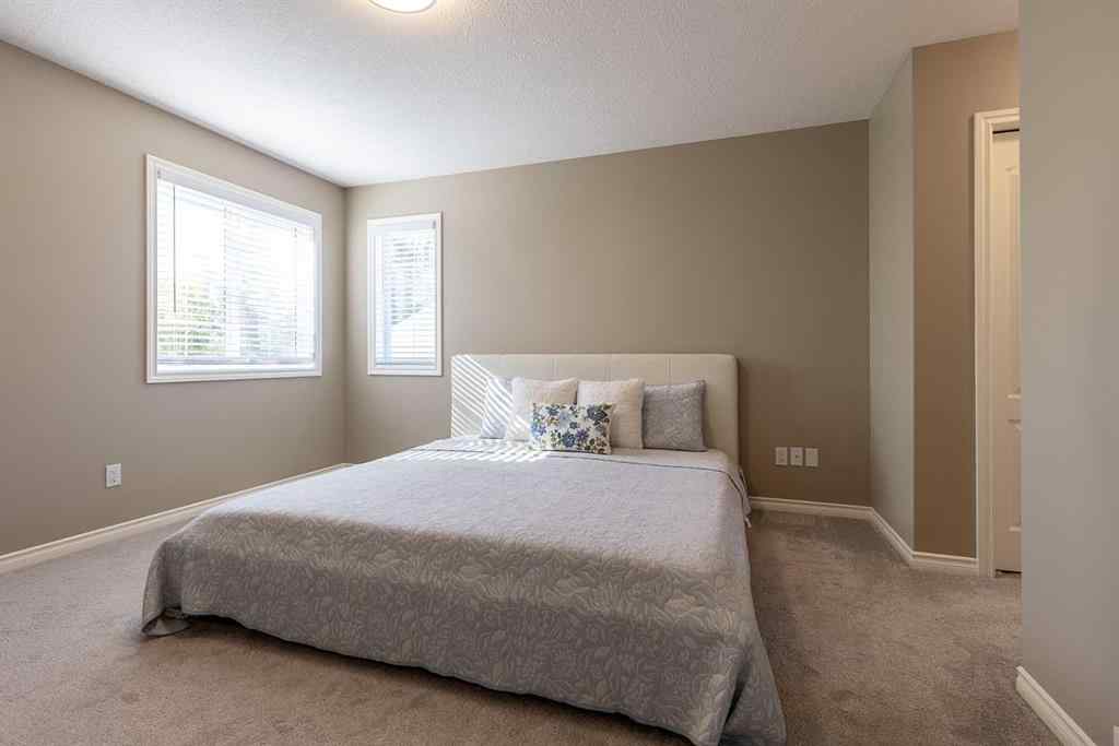 MLS® A2262113 - 153 Vista Road SE in SE Southridge Medicine Hat, Residential