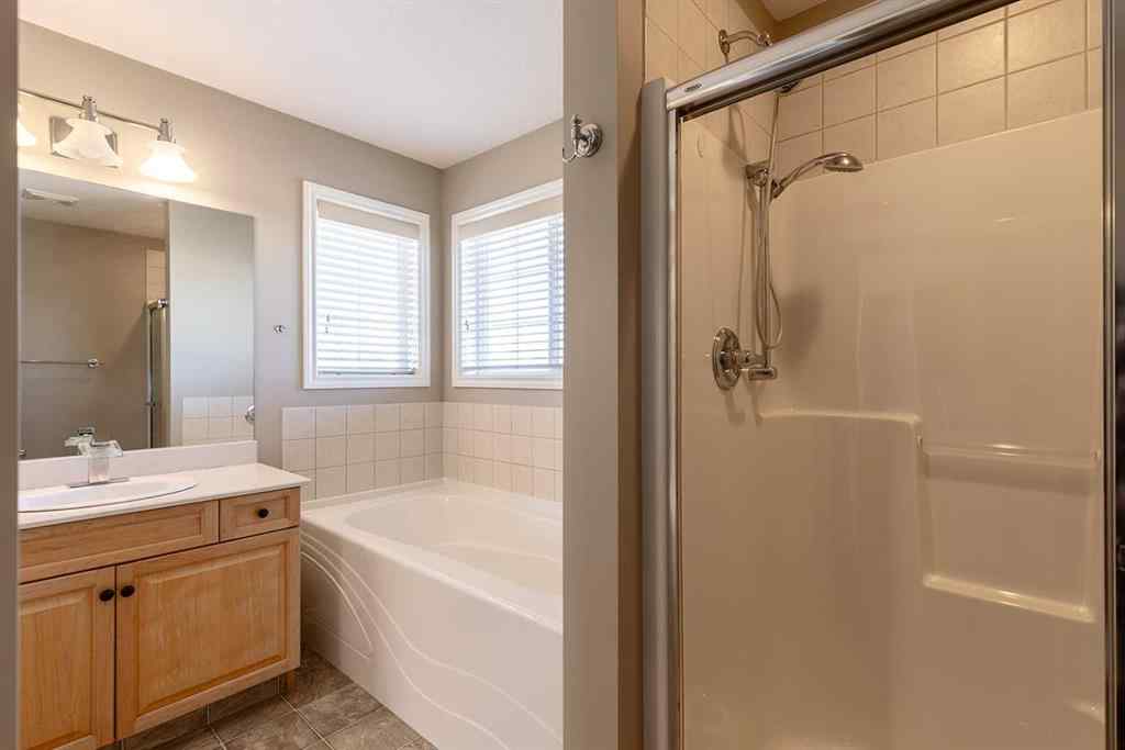 MLS® A2262113 - 153 Vista Road SE in SE Southridge Medicine Hat, Residential