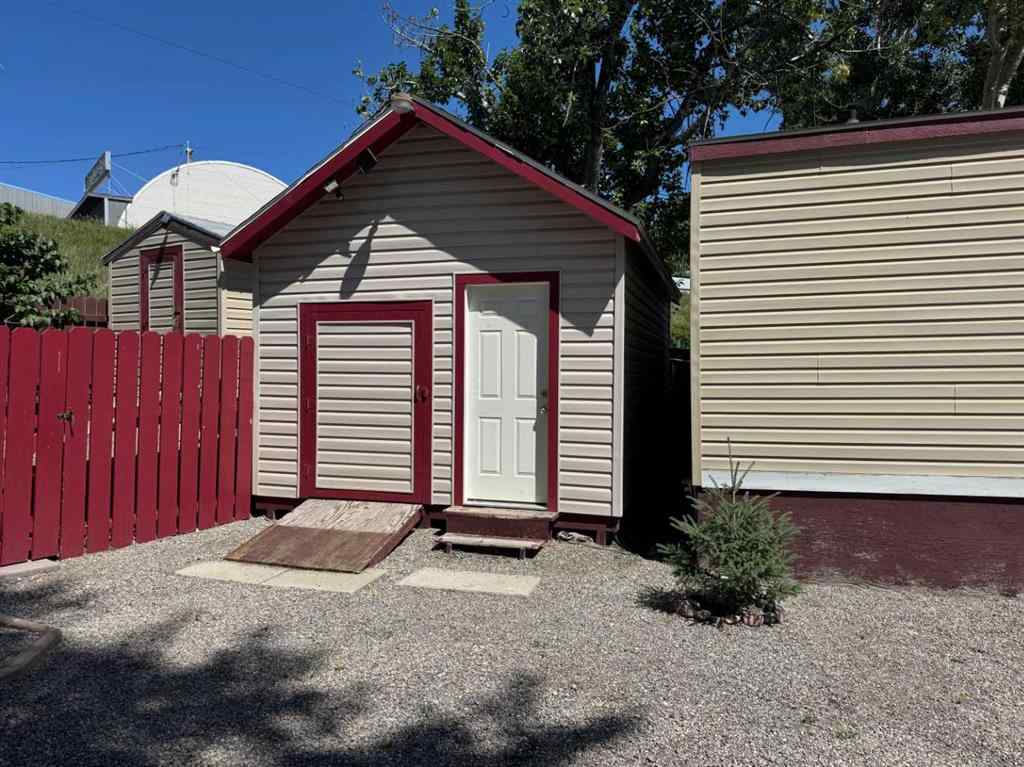 MLS® A2262115 - Unit #6 1229 Waterton Avenue  in NONE Pincher Creek, Mobile