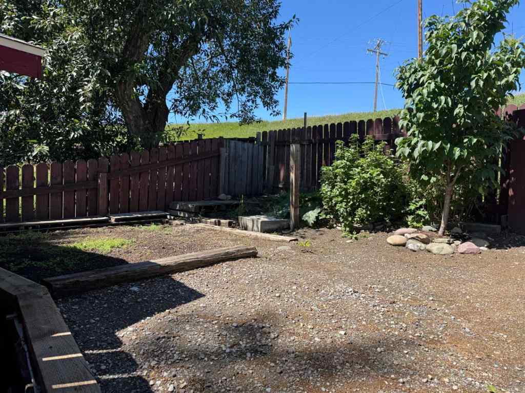 MLS® A2262115 - Unit #6 1229 Waterton Avenue  in NONE Pincher Creek, Mobile