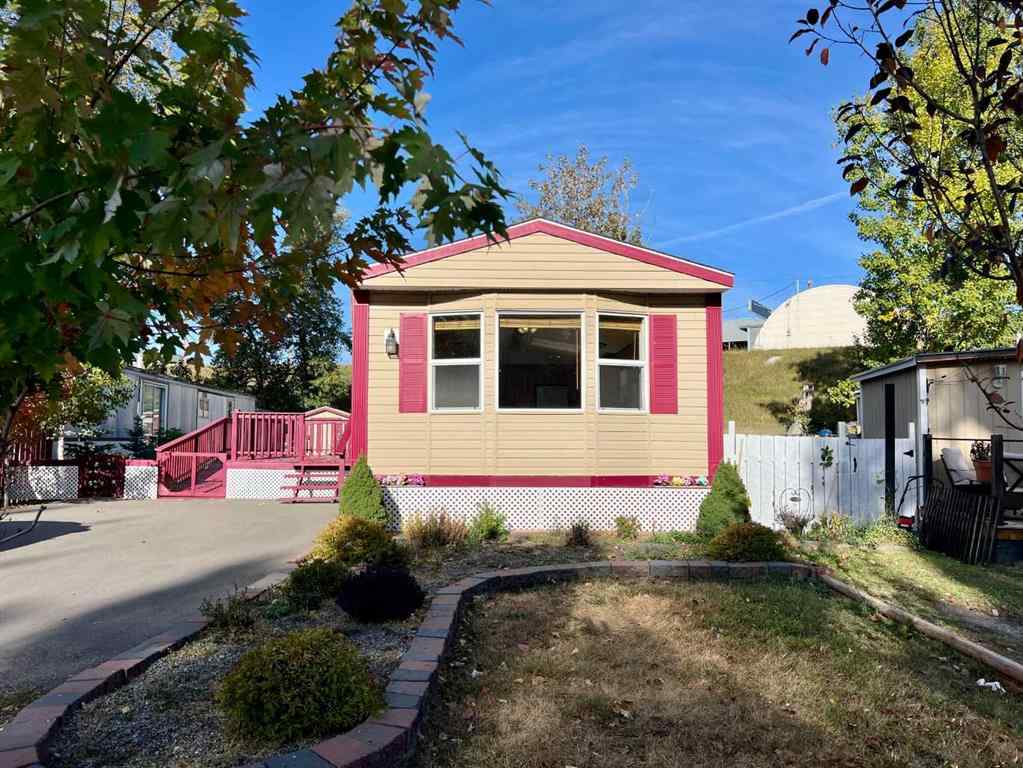 MLS® A2262115 - Unit #6 1229 Waterton Avenue  in NONE Pincher Creek, Mobile