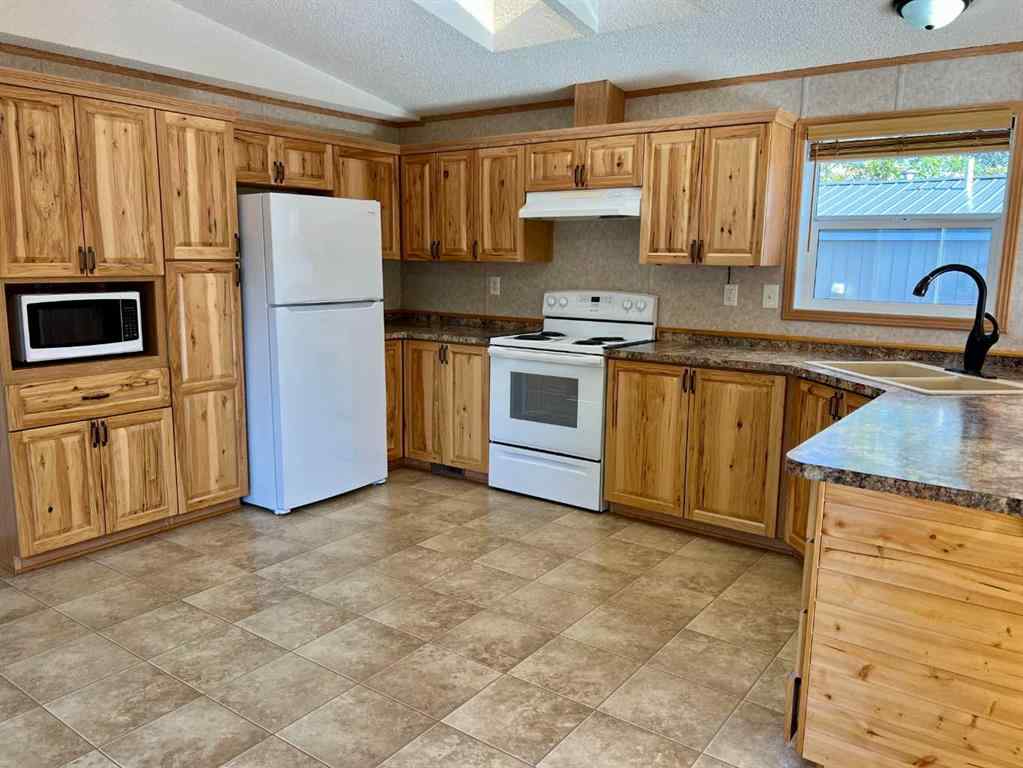 MLS® A2262115 - Unit #6 1229 Waterton Avenue  in NONE Pincher Creek, Mobile