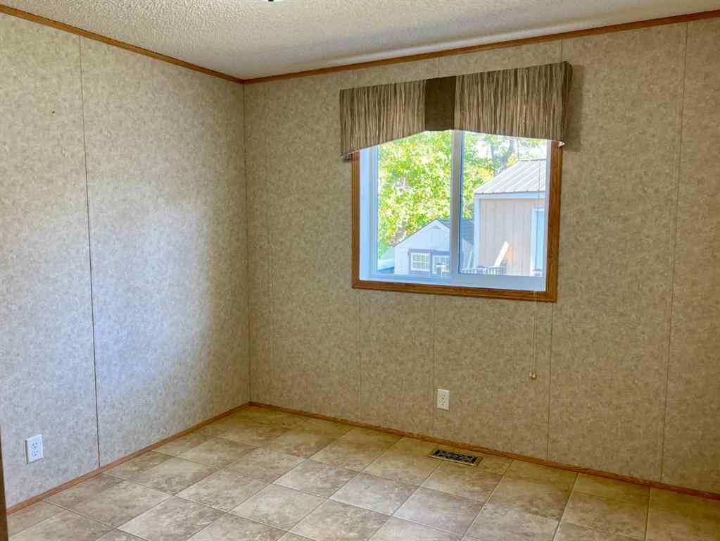 MLS® A2262115 - Unit #6 1229 Waterton Avenue  in NONE Pincher Creek, Mobile