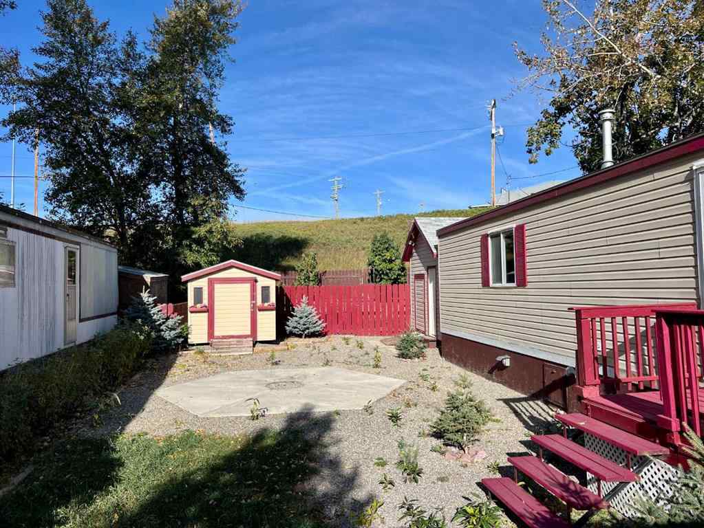 MLS® A2262115 - Unit #6 1229 Waterton Avenue  in NONE Pincher Creek, Mobile