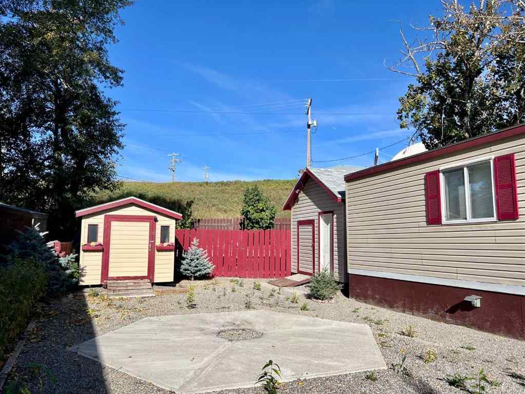 MLS® A2262115 - Unit #6 1229 Waterton Avenue  in NONE Pincher Creek, Mobile