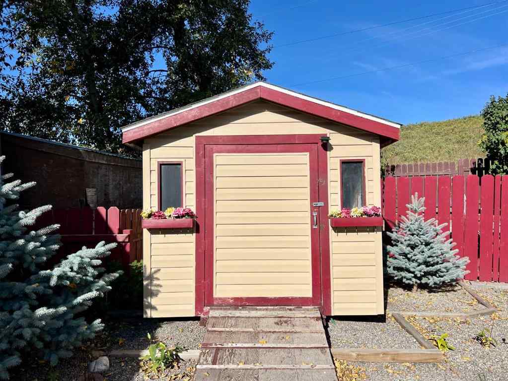 MLS® A2262115 - Unit #6 1229 Waterton Avenue  in NONE Pincher Creek, Mobile