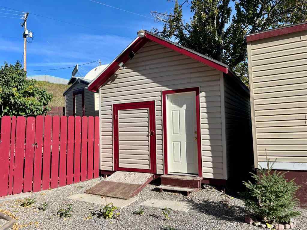 MLS® A2262115 - Unit #6 1229 Waterton Avenue  in NONE Pincher Creek, Mobile