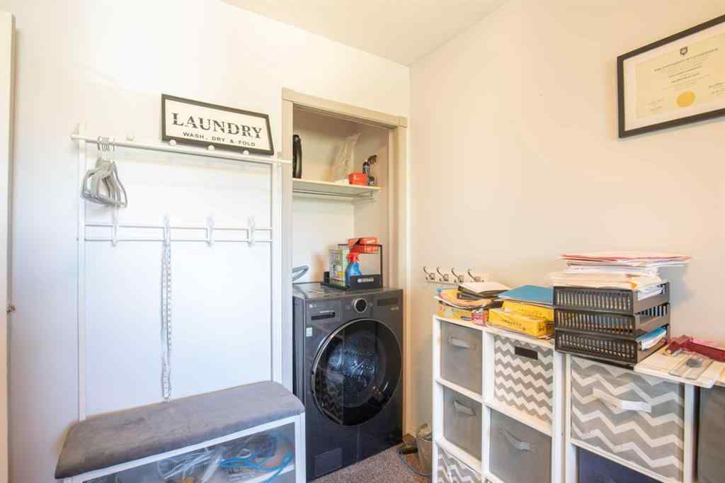 MLS® A2262118 - 61 Pickwick Lane  in English Estates Lacombe, Residential