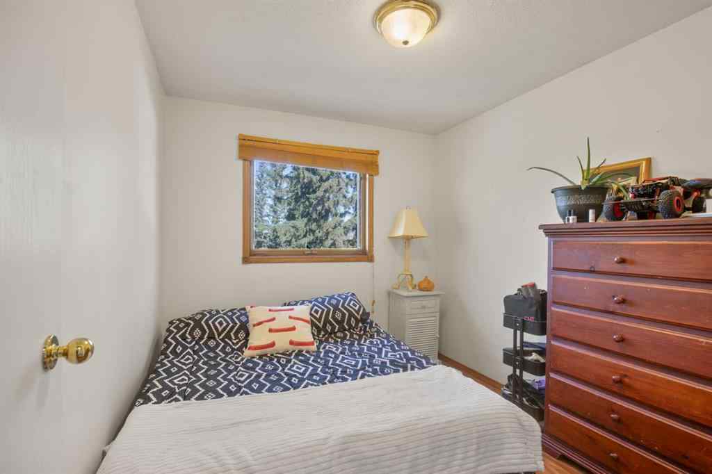 MLS® A2262118 - 61 Pickwick Lane  in English Estates Lacombe, Residential