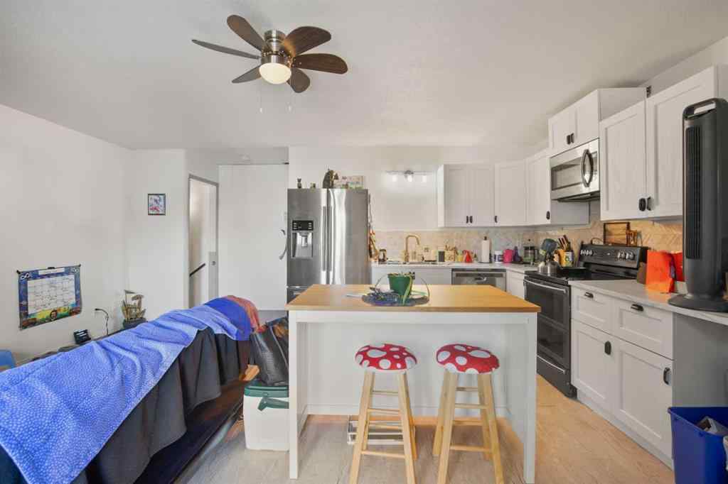 MLS® A2262118 - 61 Pickwick Lane  in English Estates Lacombe, Residential