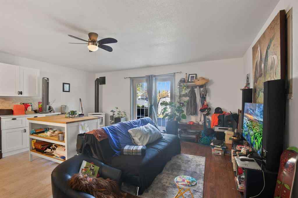 MLS® A2262118 - 61 Pickwick Lane  in English Estates Lacombe, Residential