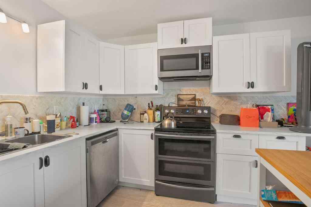 MLS® A2262118 - 61 Pickwick Lane  in English Estates Lacombe, Residential