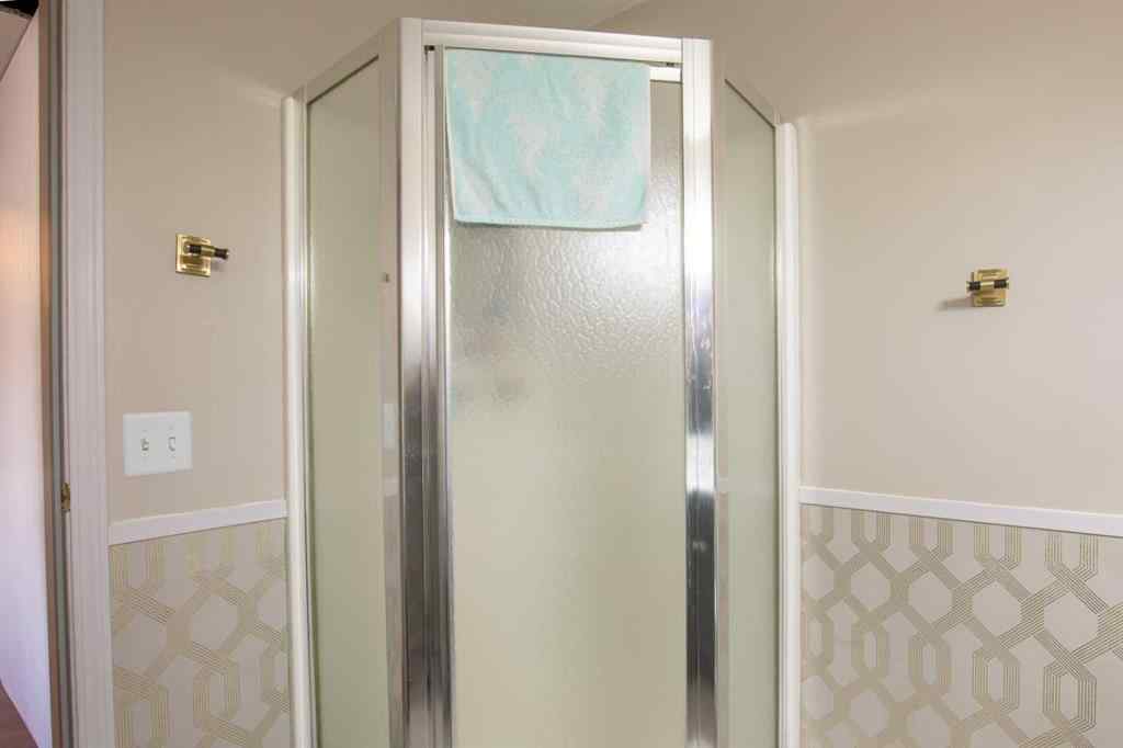 MLS® A2262118 - 61 Pickwick Lane  in English Estates Lacombe, Residential