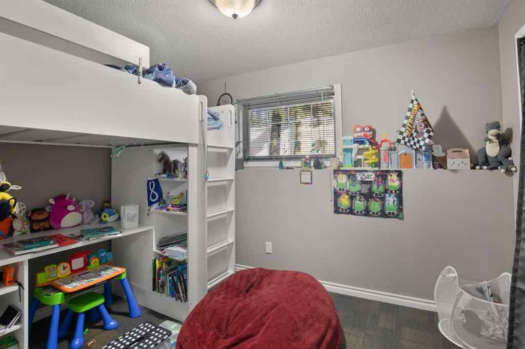 MLS® A2262118 - 61 Pickwick Lane  in English Estates Lacombe, Residential