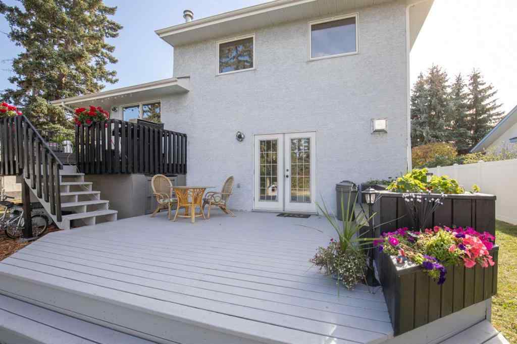 MLS® A2262118 - 61 Pickwick Lane  in English Estates Lacombe, Residential