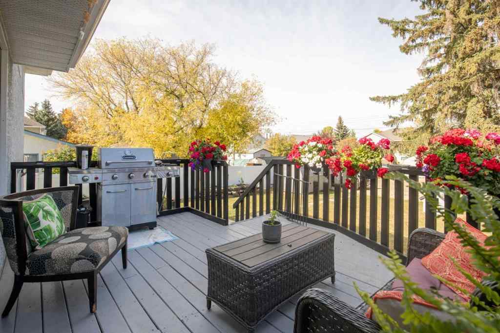 MLS® A2262118 - 61 Pickwick Lane  in English Estates Lacombe, Residential