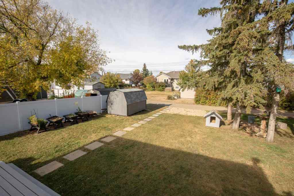 MLS® A2262118 - 61 Pickwick Lane  in English Estates Lacombe, Residential