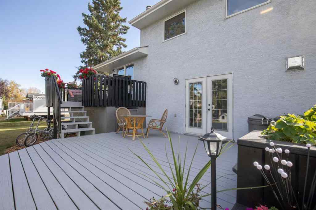 MLS® A2262118 - 61 Pickwick Lane  in English Estates Lacombe, Residential