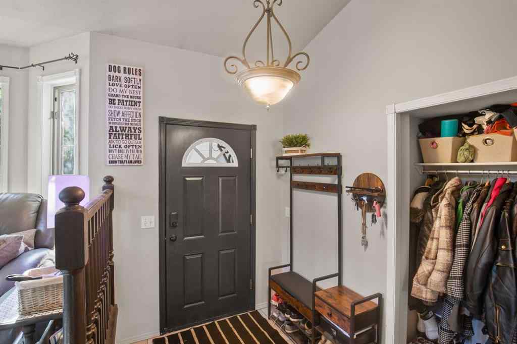 MLS® A2262118 - 61 Pickwick Lane  in English Estates Lacombe, Residential