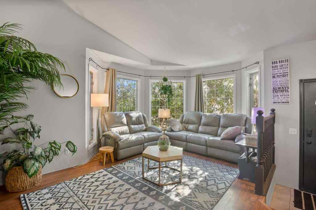 MLS® A2262118 - 61 Pickwick Lane  in English Estates Lacombe, Residential