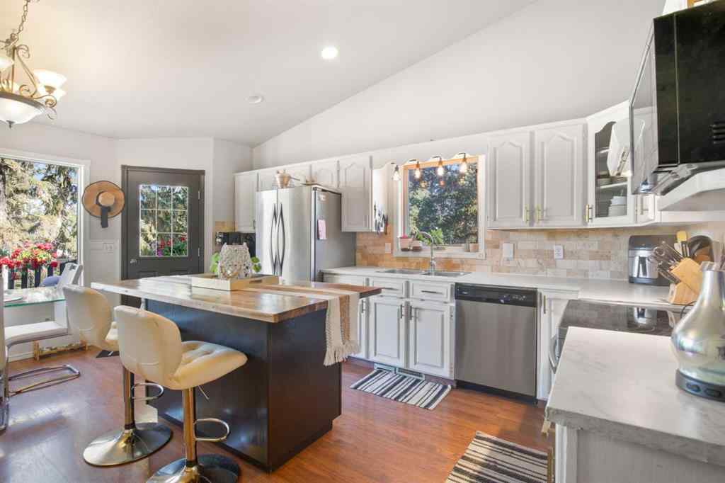 MLS® A2262118 - 61 Pickwick Lane  in English Estates Lacombe, Residential