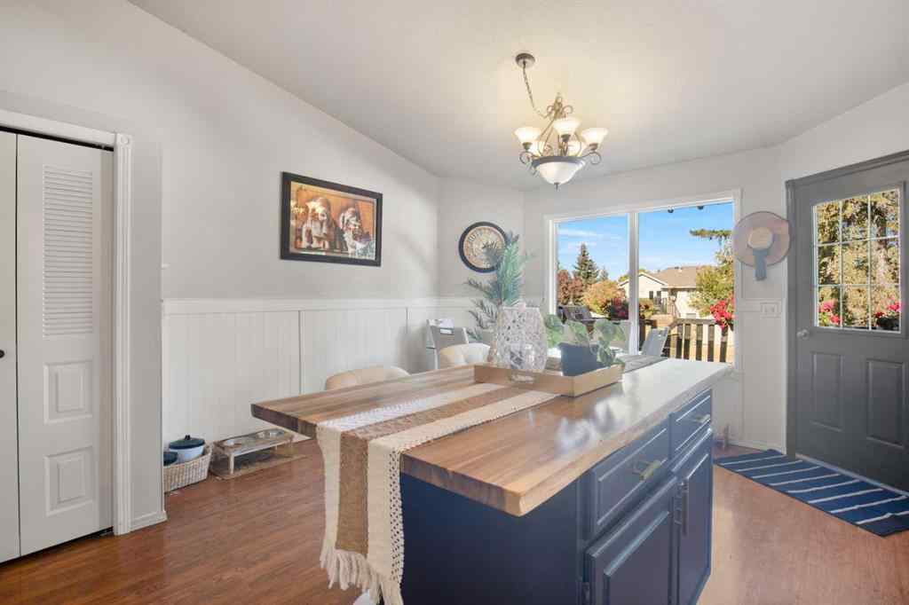 MLS® A2262118 - 61 Pickwick Lane  in English Estates Lacombe, Residential