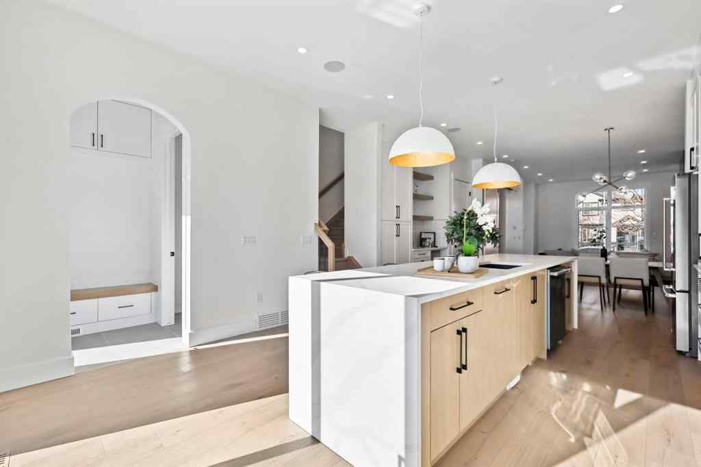 MLS® A2262125 - 2212 33 Street SW in Killarney/Glengarry Calgary, Residential