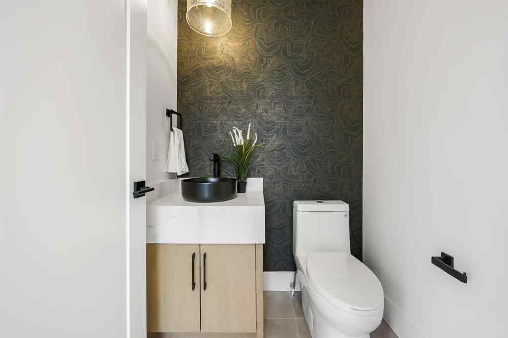 MLS® A2262125 - 2212 33 Street SW in Killarney/Glengarry Calgary, Residential