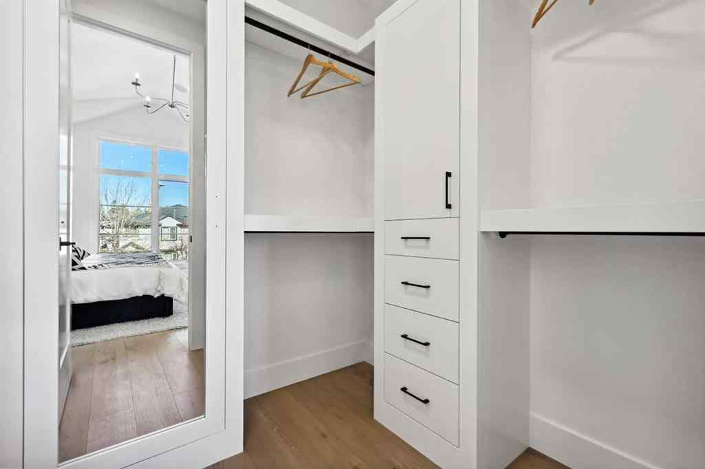 MLS® A2262125 - 2212 33 Street SW in Killarney/Glengarry Calgary, Residential