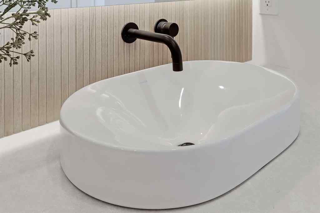 MLS® A2262144 - 2322 54 Avenue SW in North Glenmore Park Calgary, Residential