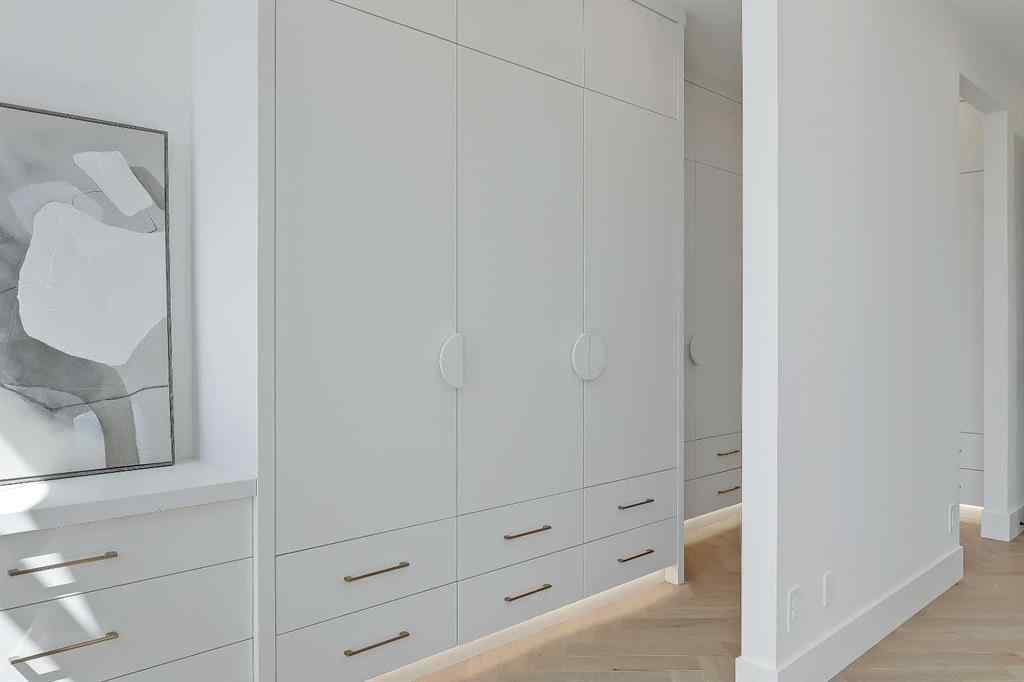 MLS® A2262144 - 2322 54 Avenue SW in North Glenmore Park Calgary, Residential