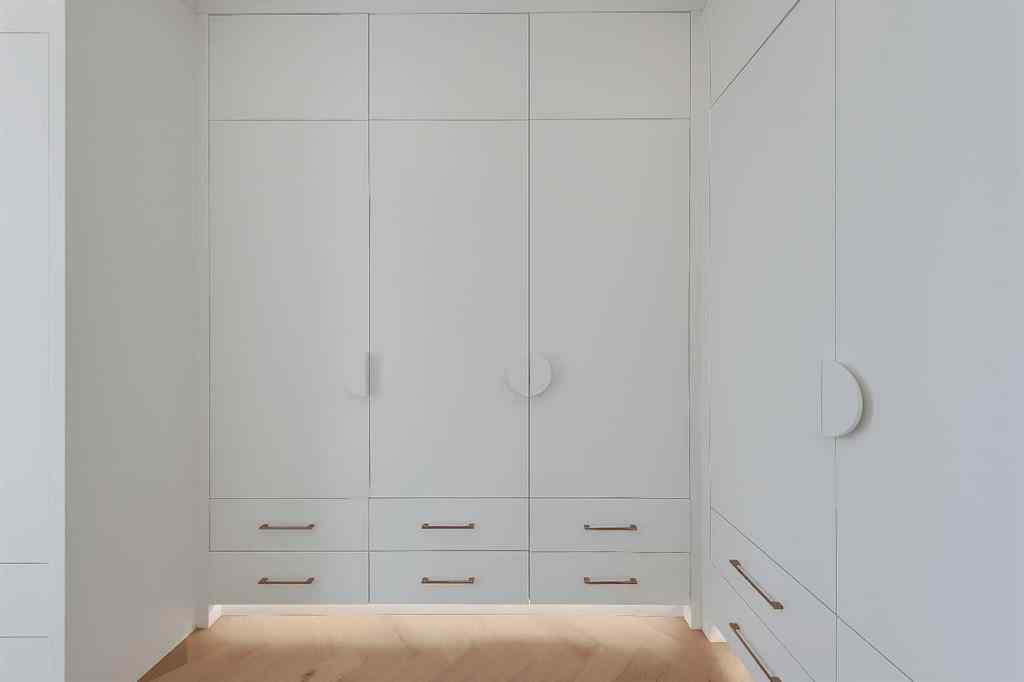 MLS® A2262144 - 2322 54 Avenue SW in North Glenmore Park Calgary, Residential