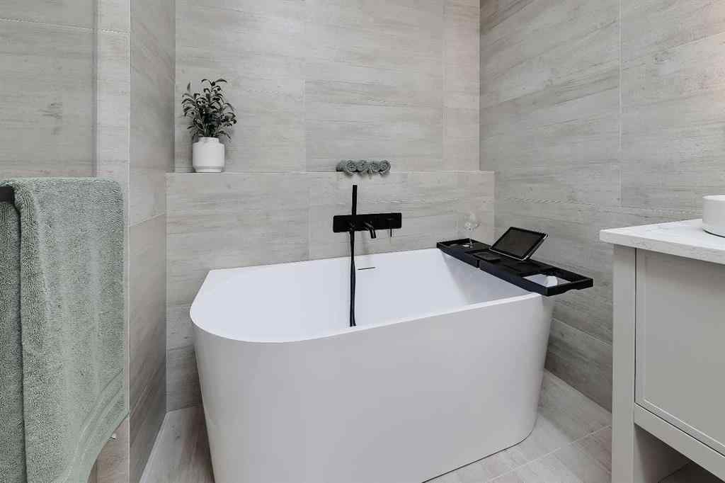 MLS® A2262144 - 2322 54 Avenue SW in North Glenmore Park Calgary, Residential