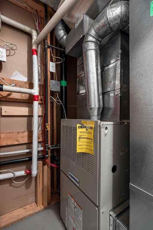 MLS® A2262146 - 484 Stark Way SE in SE Southridge Medicine Hat, Residential