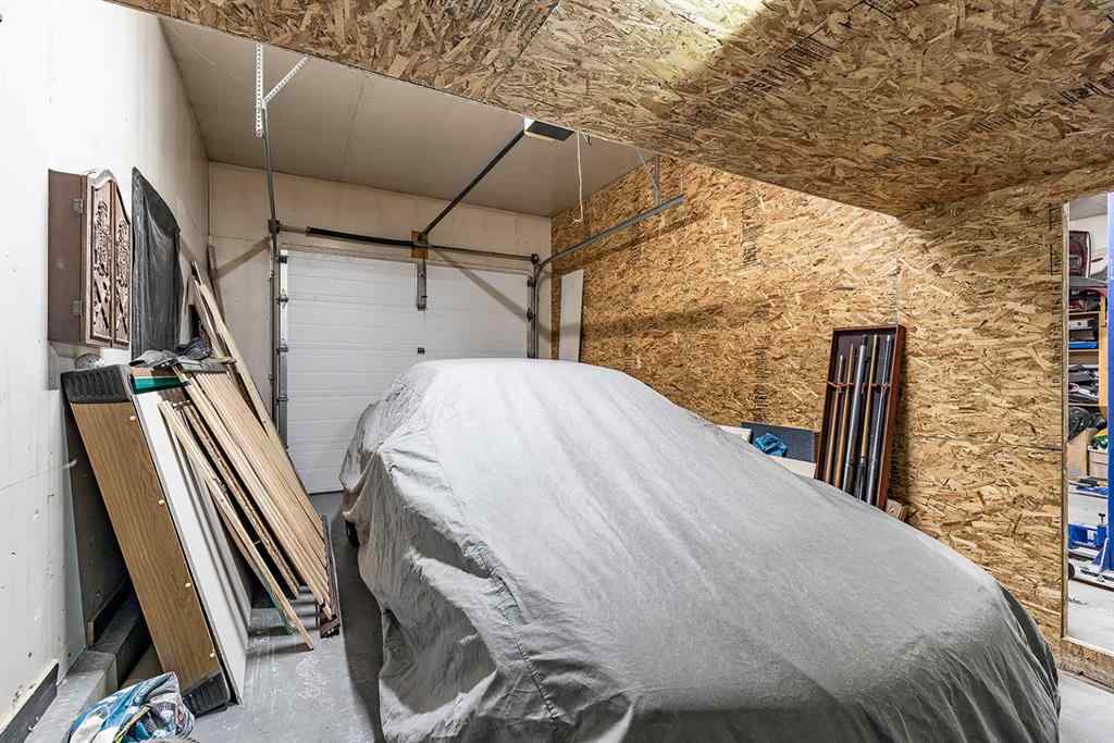 MLS® A2262146 - 484 Stark Way SE in SE Southridge Medicine Hat, Residential