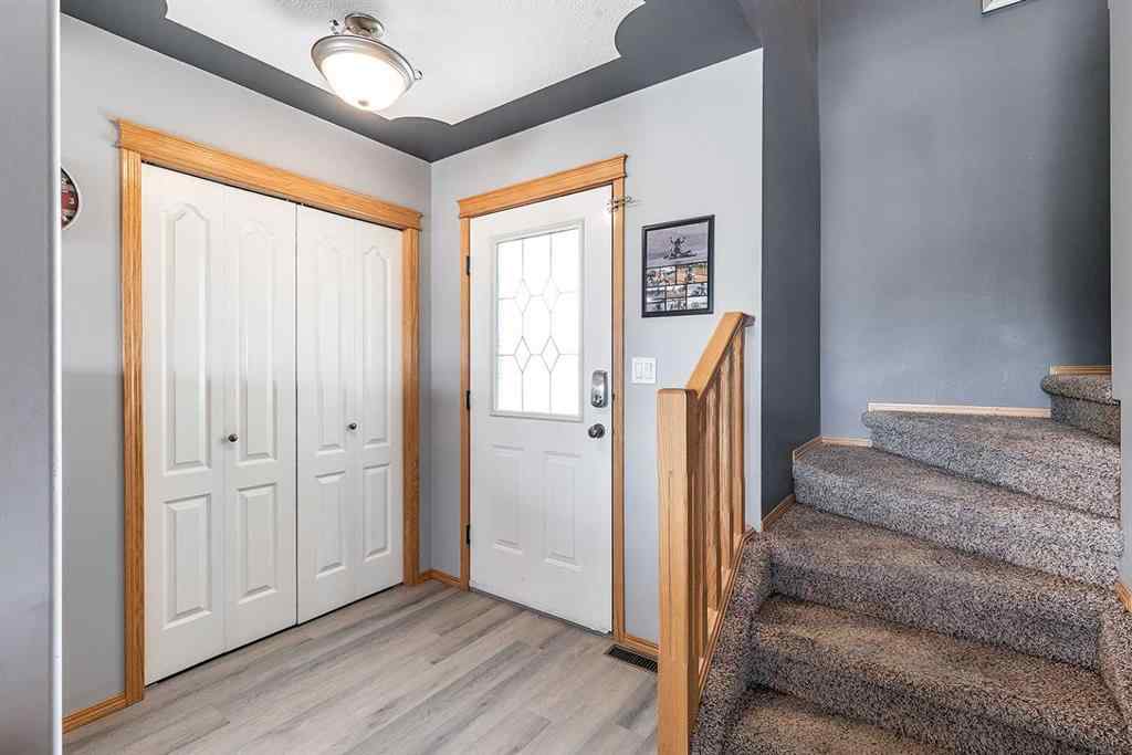 MLS® A2262146 - 484 Stark Way SE in SE Southridge Medicine Hat, Residential