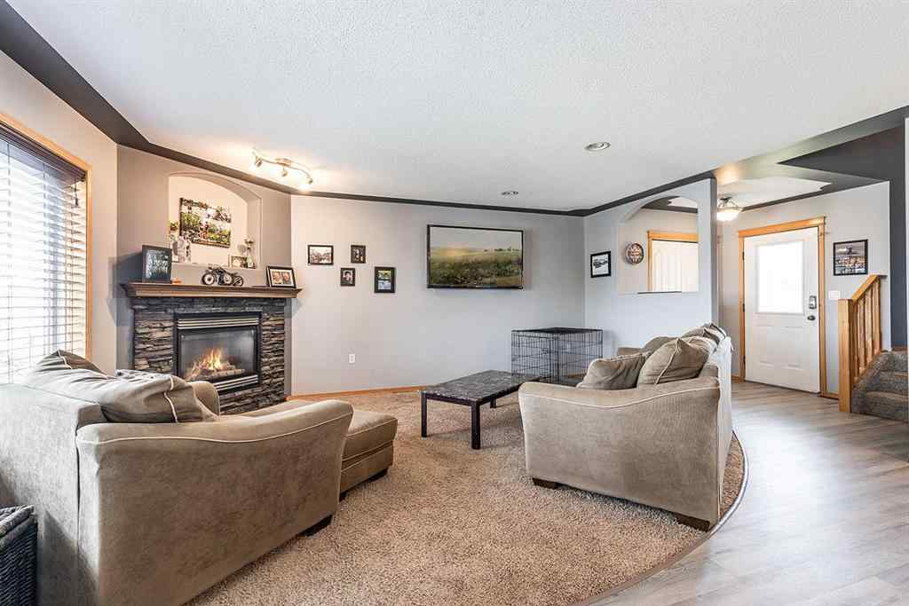 MLS® A2262146 - 484 Stark Way SE in SE Southridge Medicine Hat, Residential