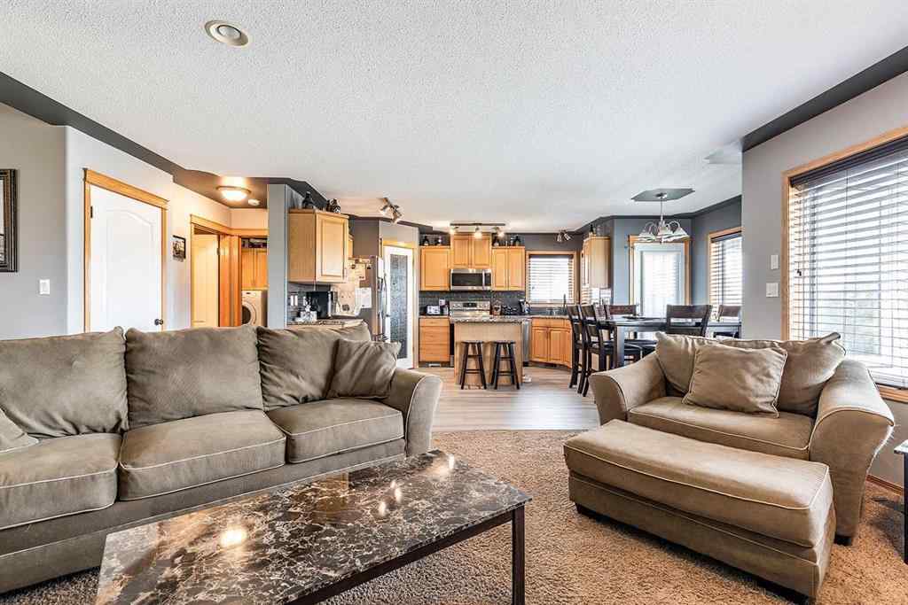 MLS® A2262146 - 484 Stark Way SE in SE Southridge Medicine Hat, Residential